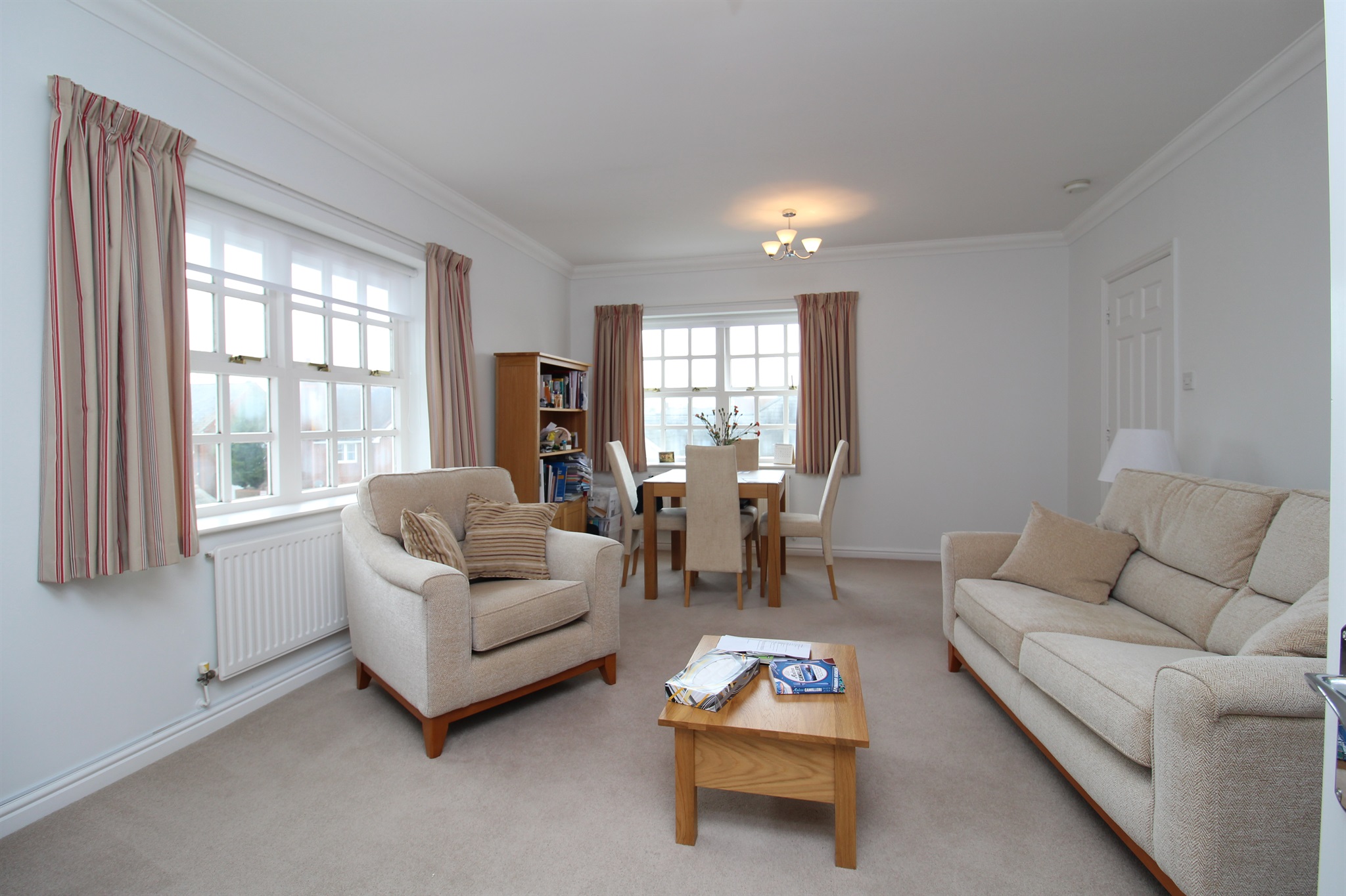 2 Bedrooms Flat for sale in Colchester Road, West Bergholt, Colchester CO6