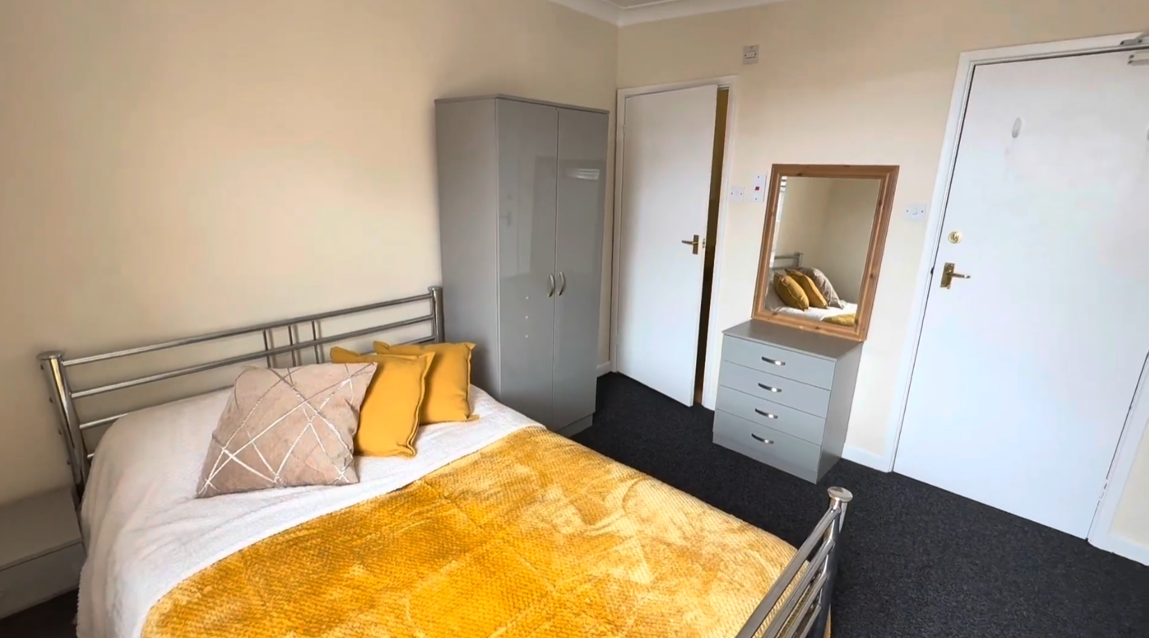 Room 4, 9A St. Thomas' Square, Newport photo 4