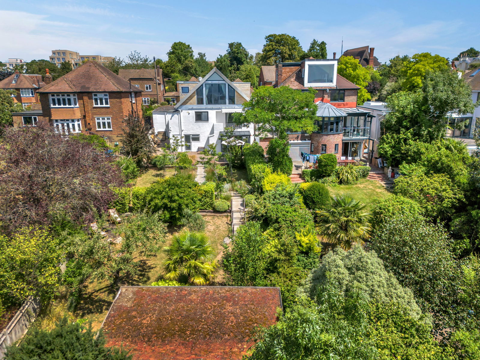 6 bedroom detached house for sale 0