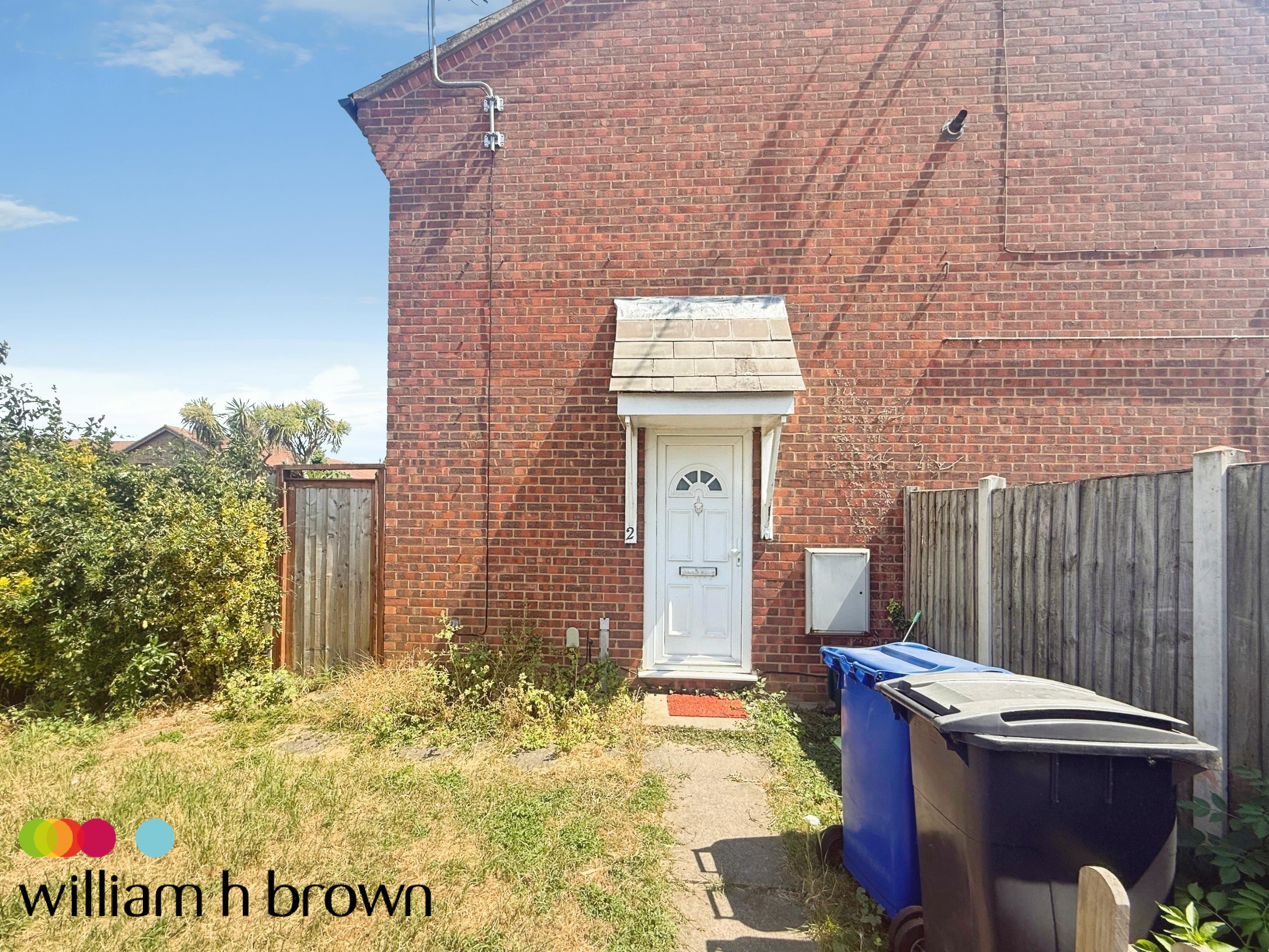 2, Shaw Crescent, Essex photo 5
