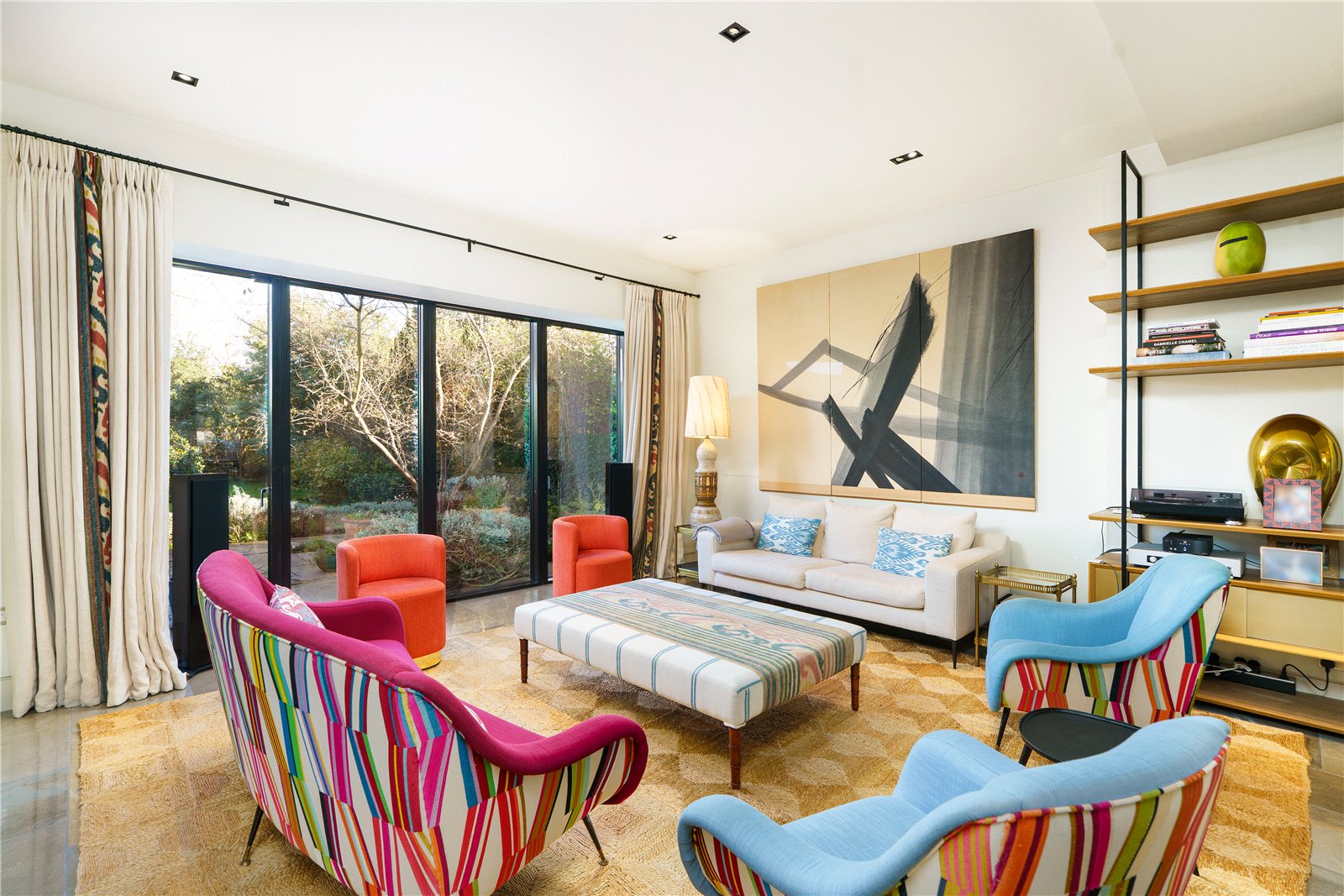 6 bedroom detached house for sale 0