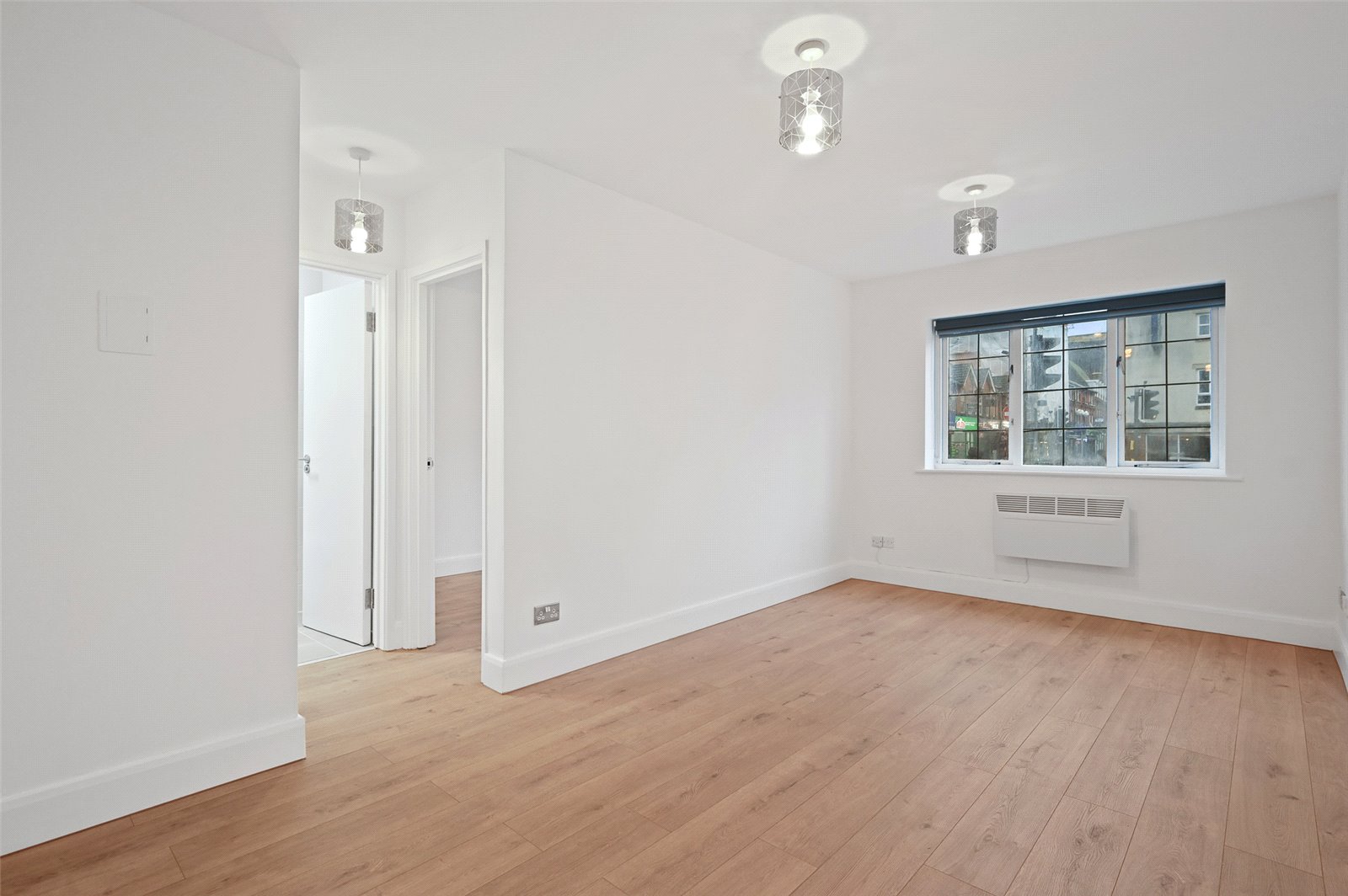 Flat 2, The Roof Gardens, 118, Exchange Road, Hertfordshire photo 4