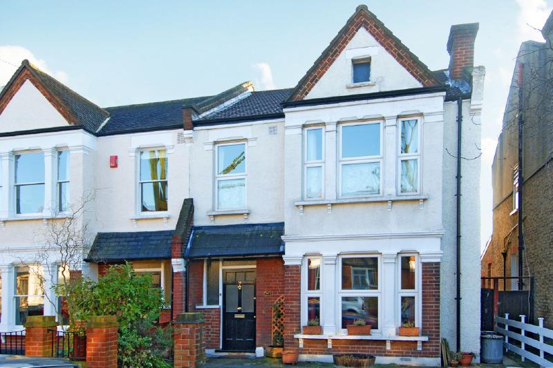 Free property report 56 Clock House Road, Beckenham, BR3 4JT Chimnie