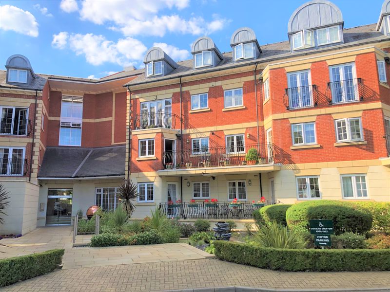 3 bedroom flat for sale 0