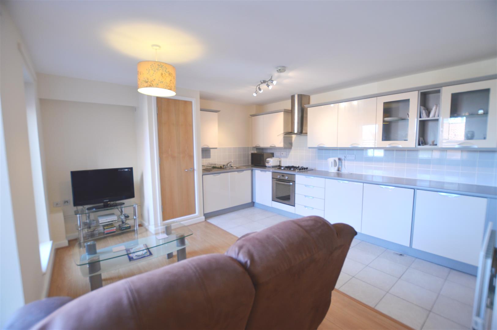 1 Bedroom Flat For Sale In 45 Ivy Road Hounslow Tw3 London