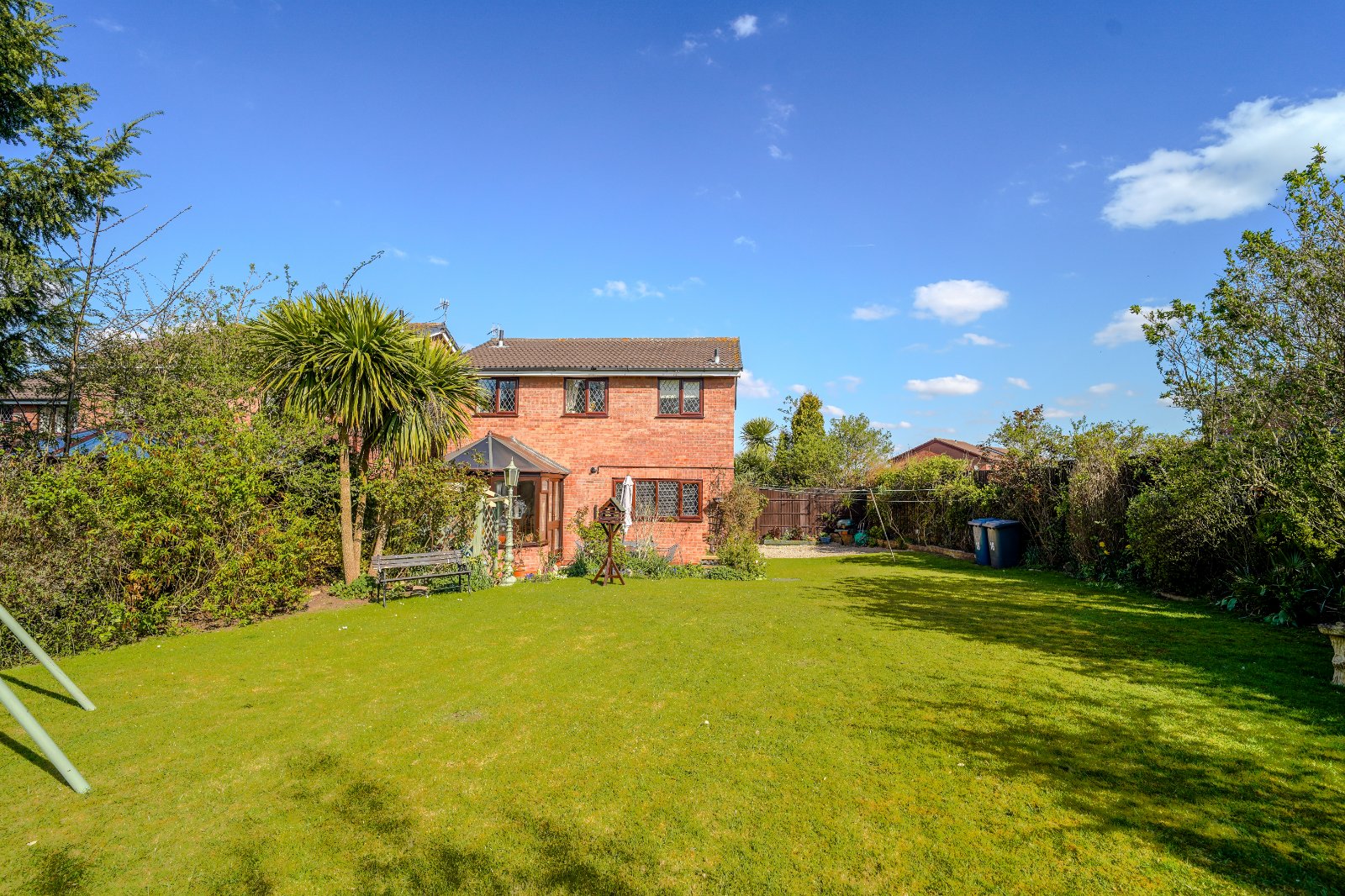16, Hatfield Drive, Nottingham photo 4