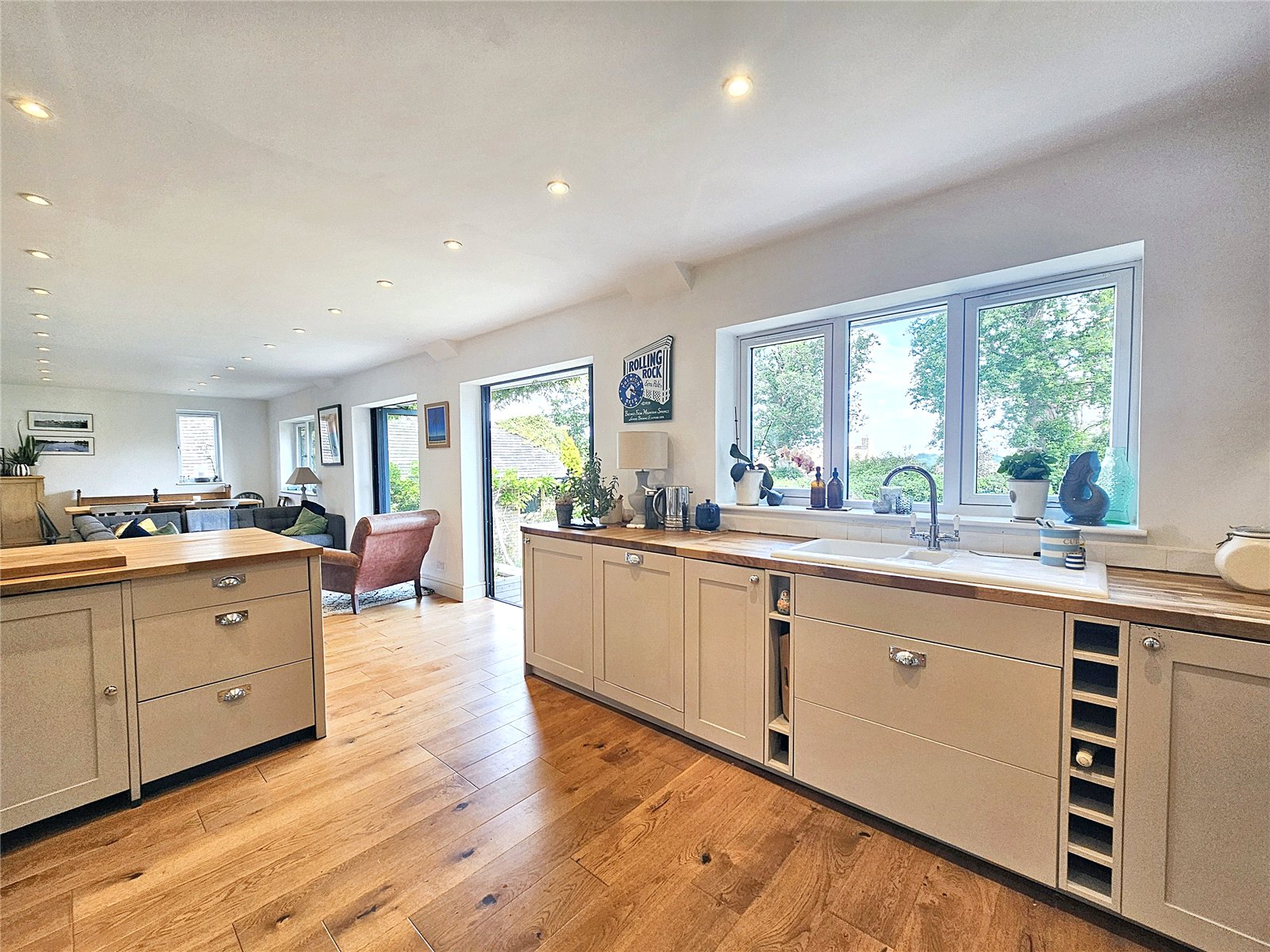 4 bedroom detached house for sale 0