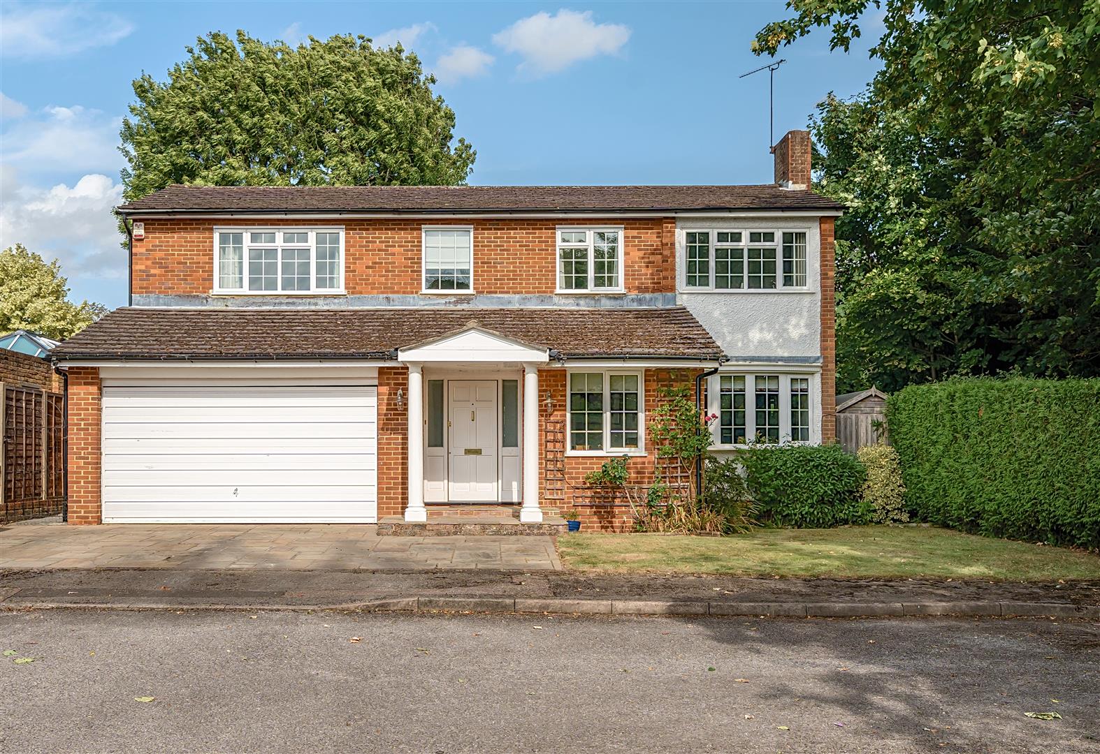 4 bedroom detached house for sale 0