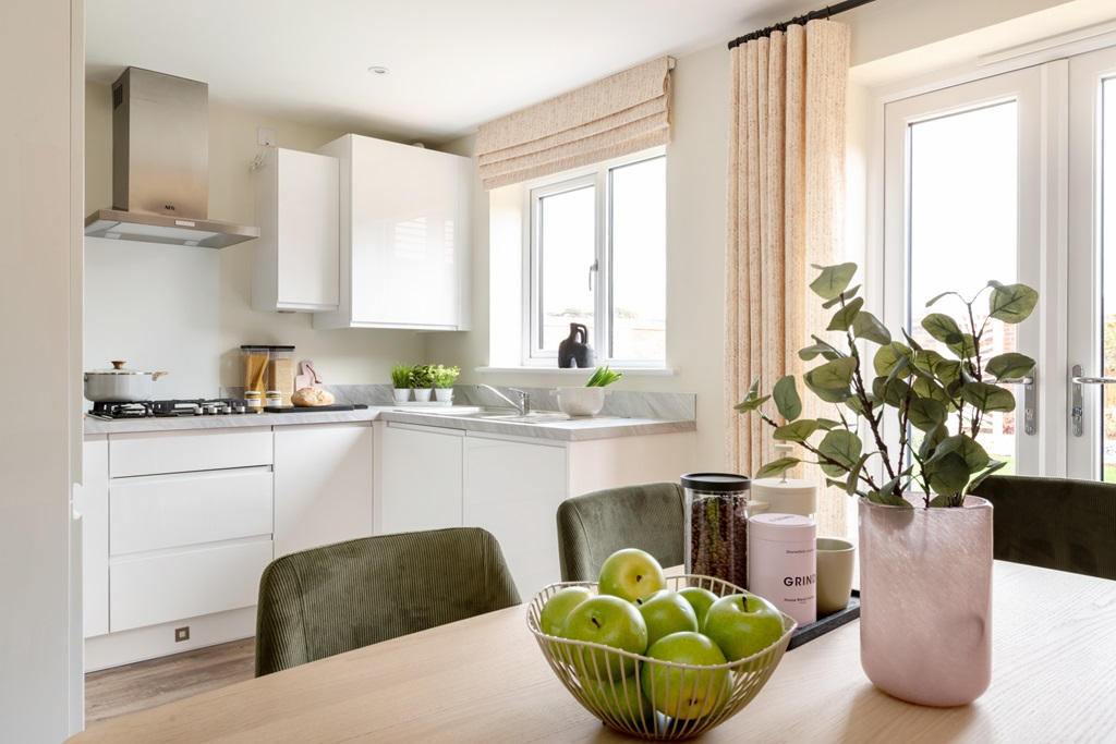 3 bed semi-detached house for sale