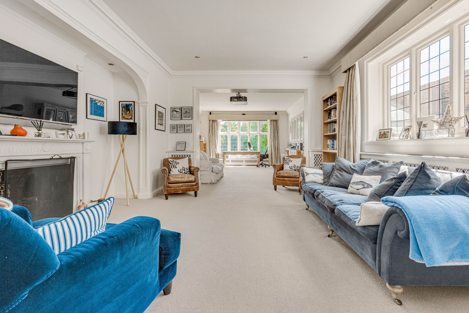 6 bedroom detached house for sale 0