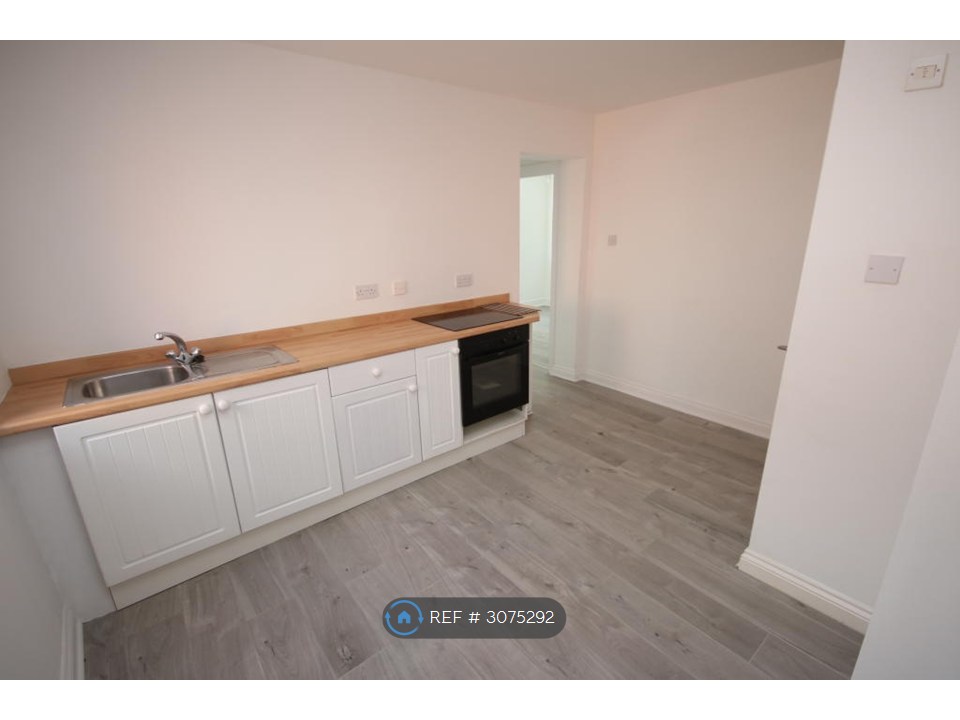 Flat, Heron Court Road, Bournemouth photo 5