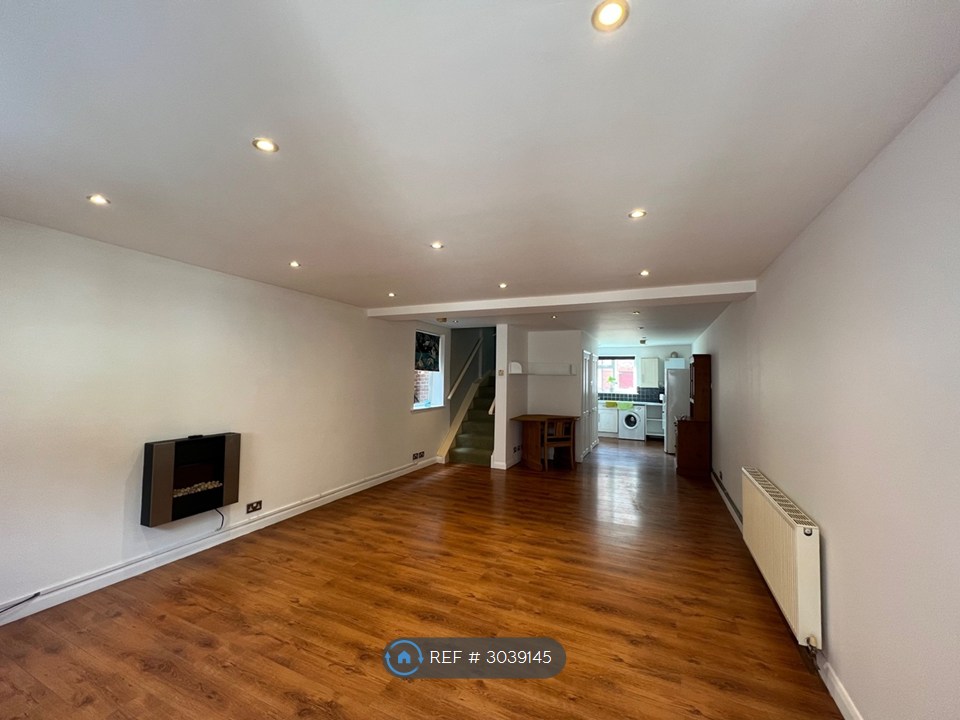 Priory Grove, Tonbridge photo 3