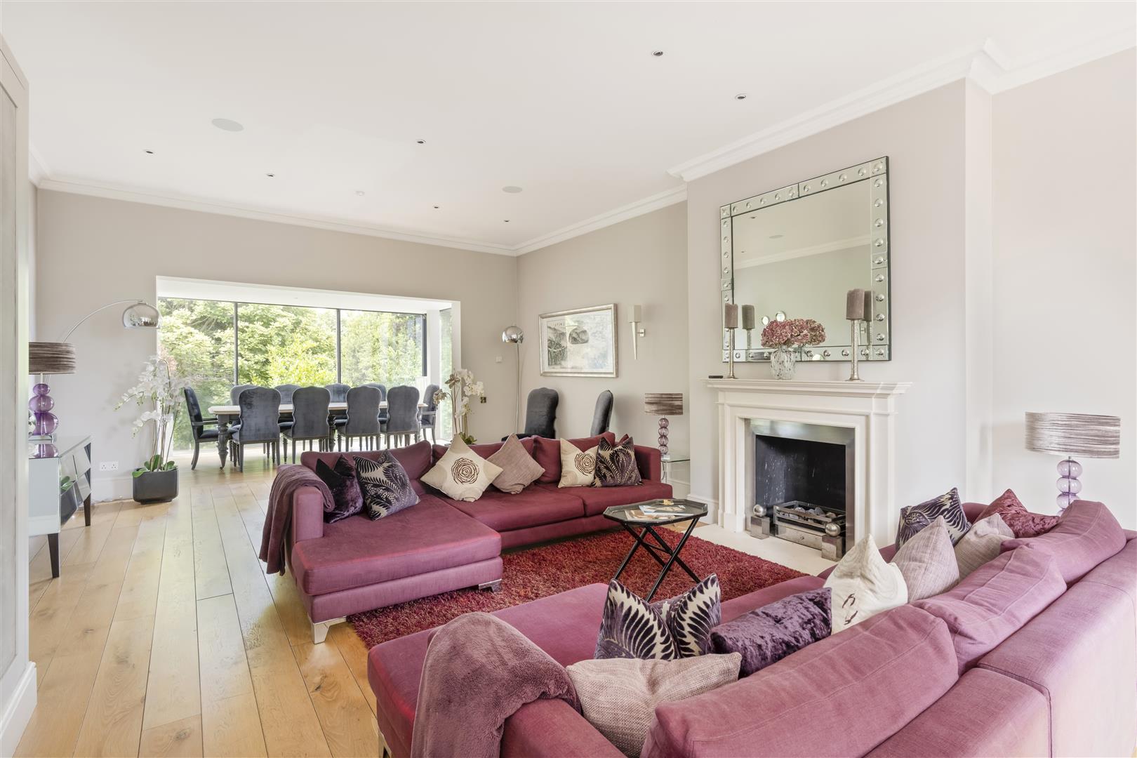 6 bedroom link-detached house for sale 0