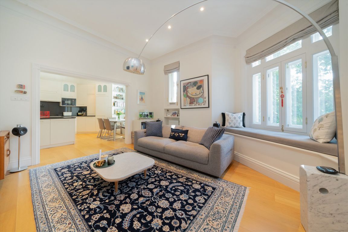 3 bedroom flat for sale 0