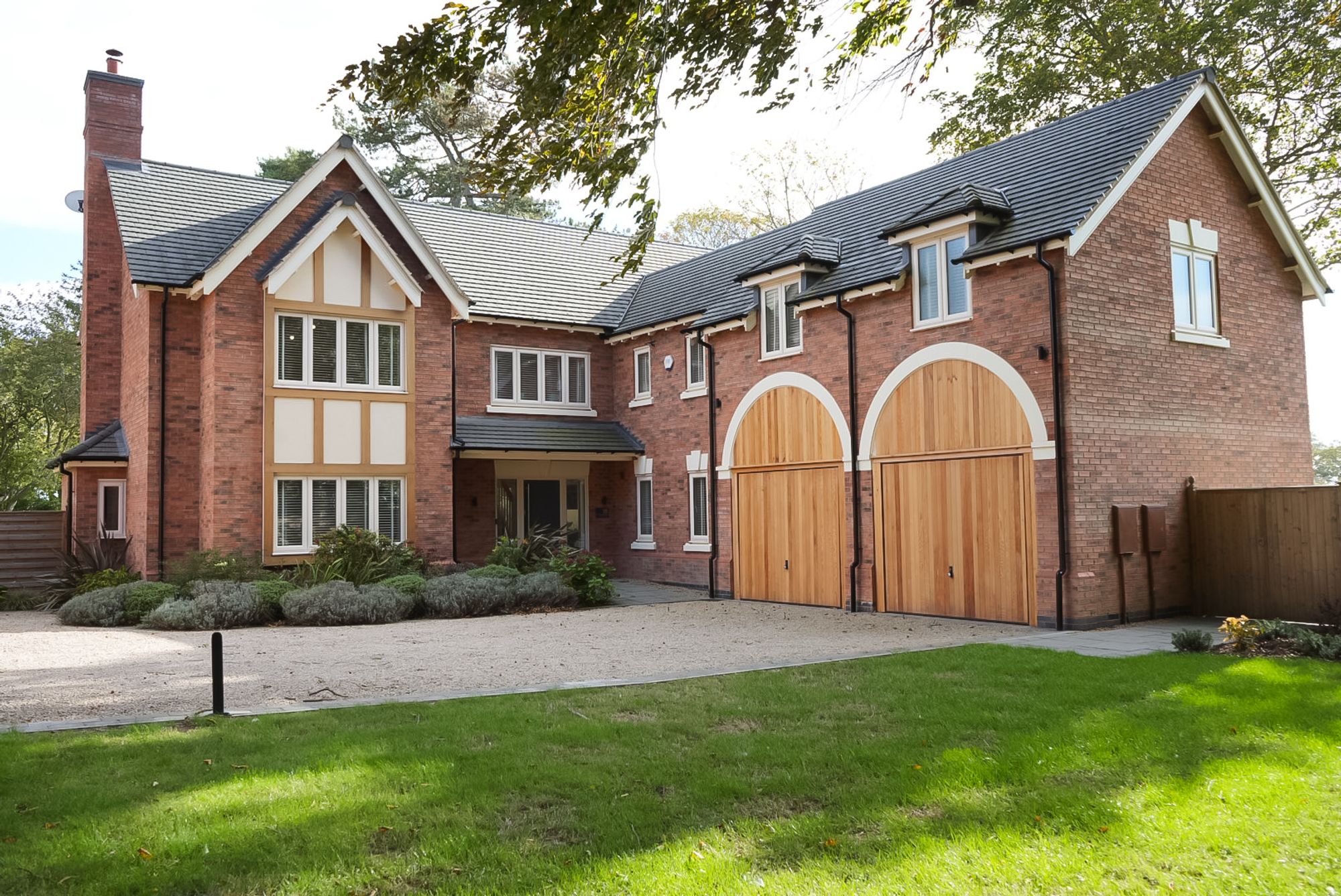5 bedroom detached house for sale 0
