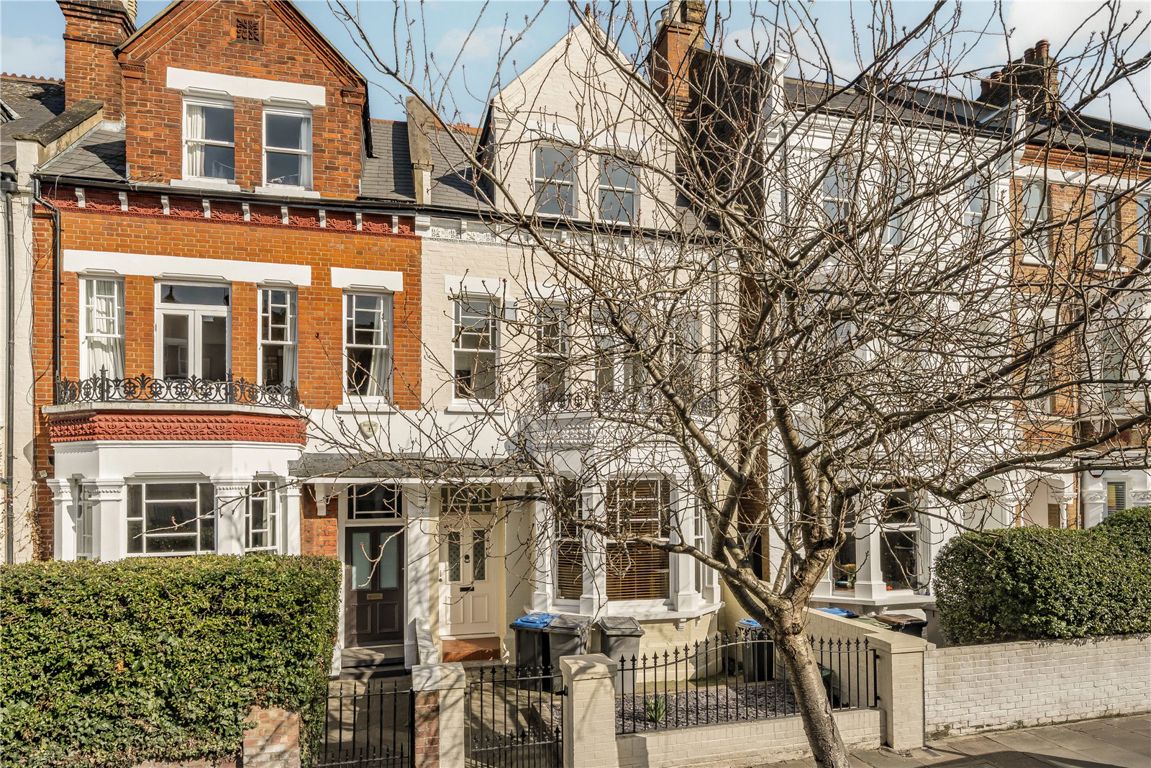 4 bedroom terraced house for sale 0