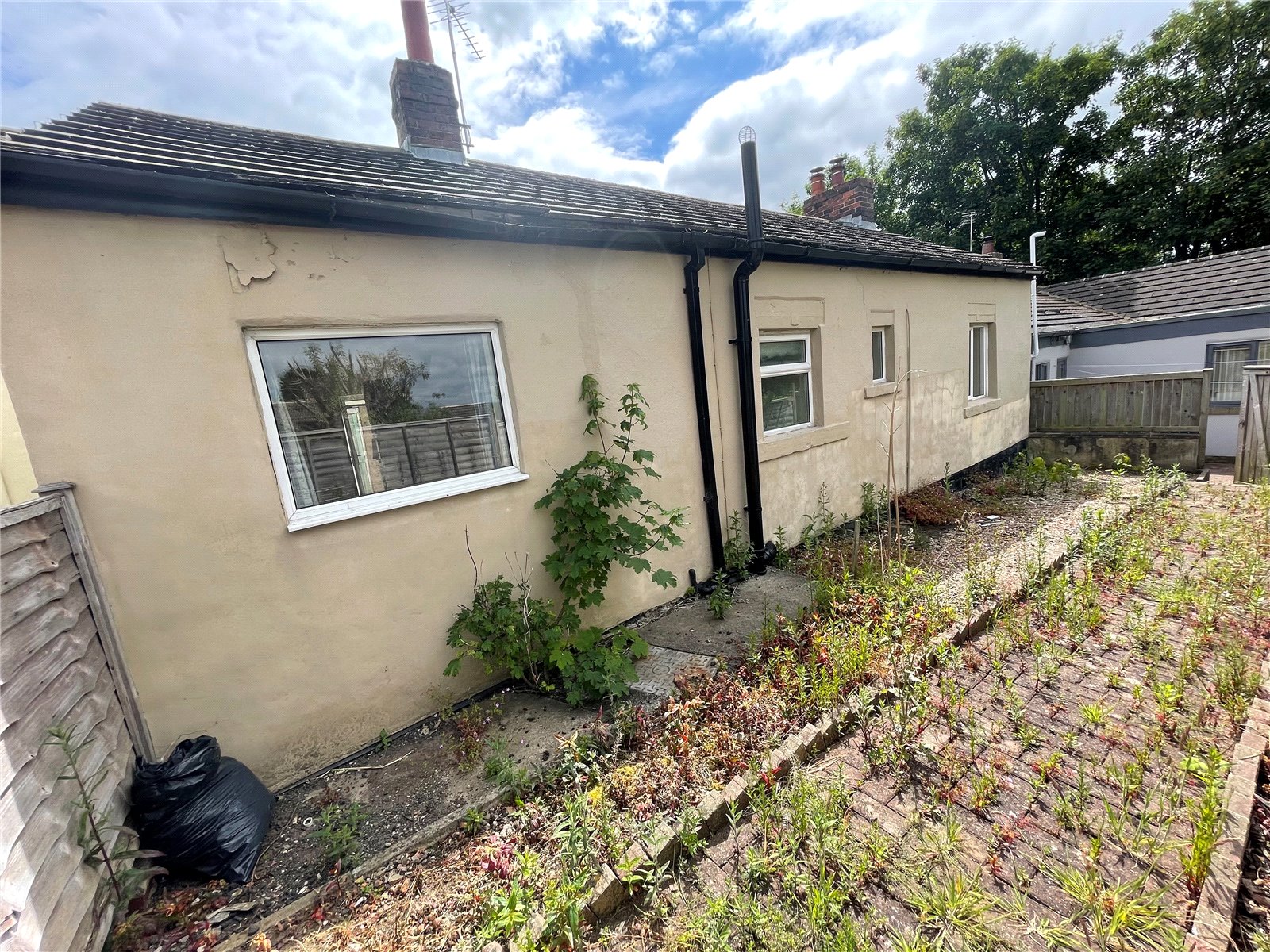 Photos of Moor End Lane, Dewsbury, West Yorkshire WF13 61717284