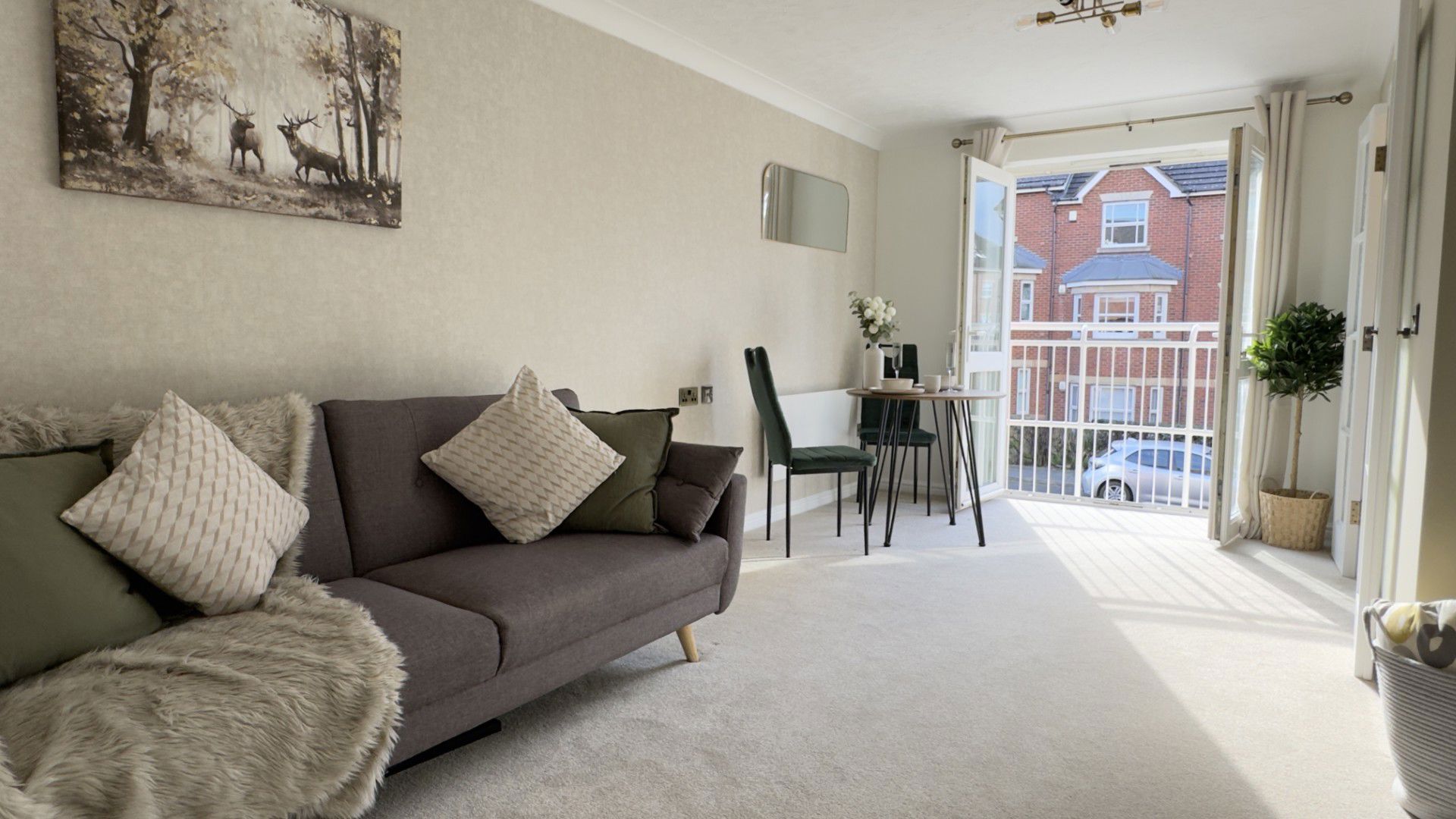 2 bed flat for sale