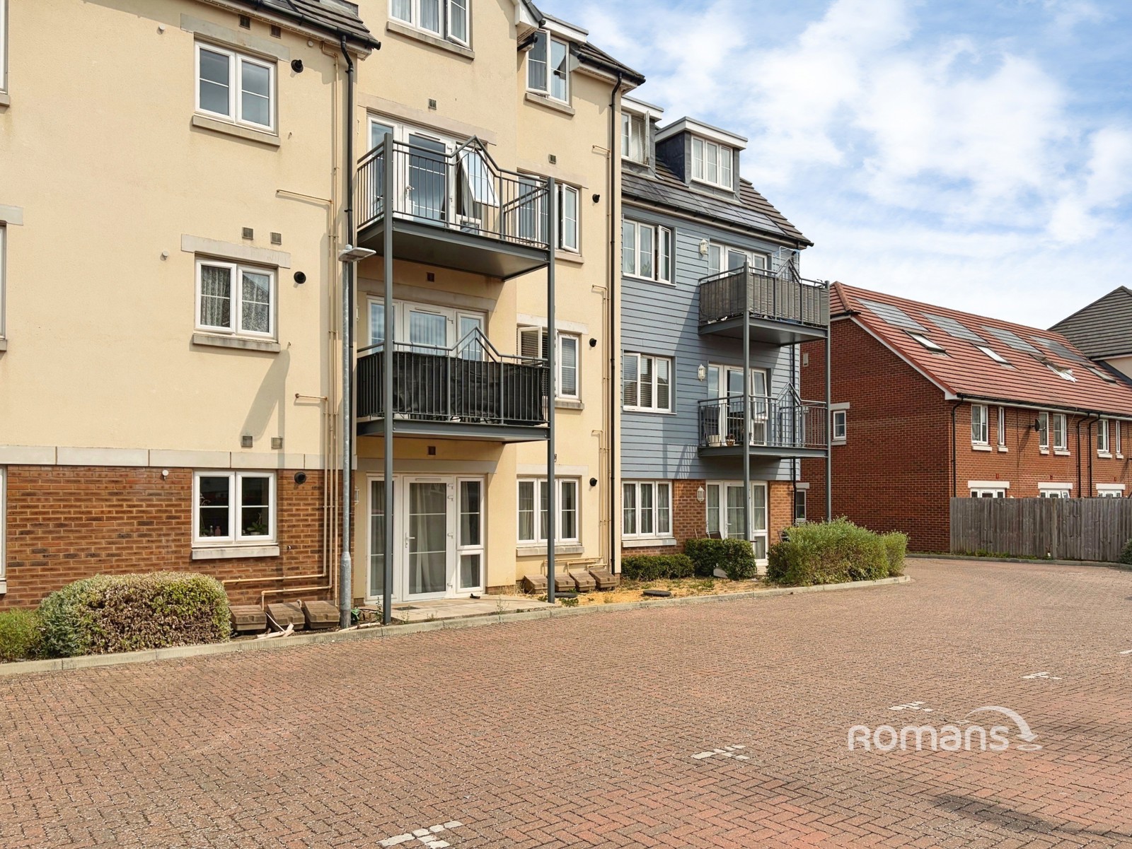 41, Barn Avenue, Hampshire photo 2