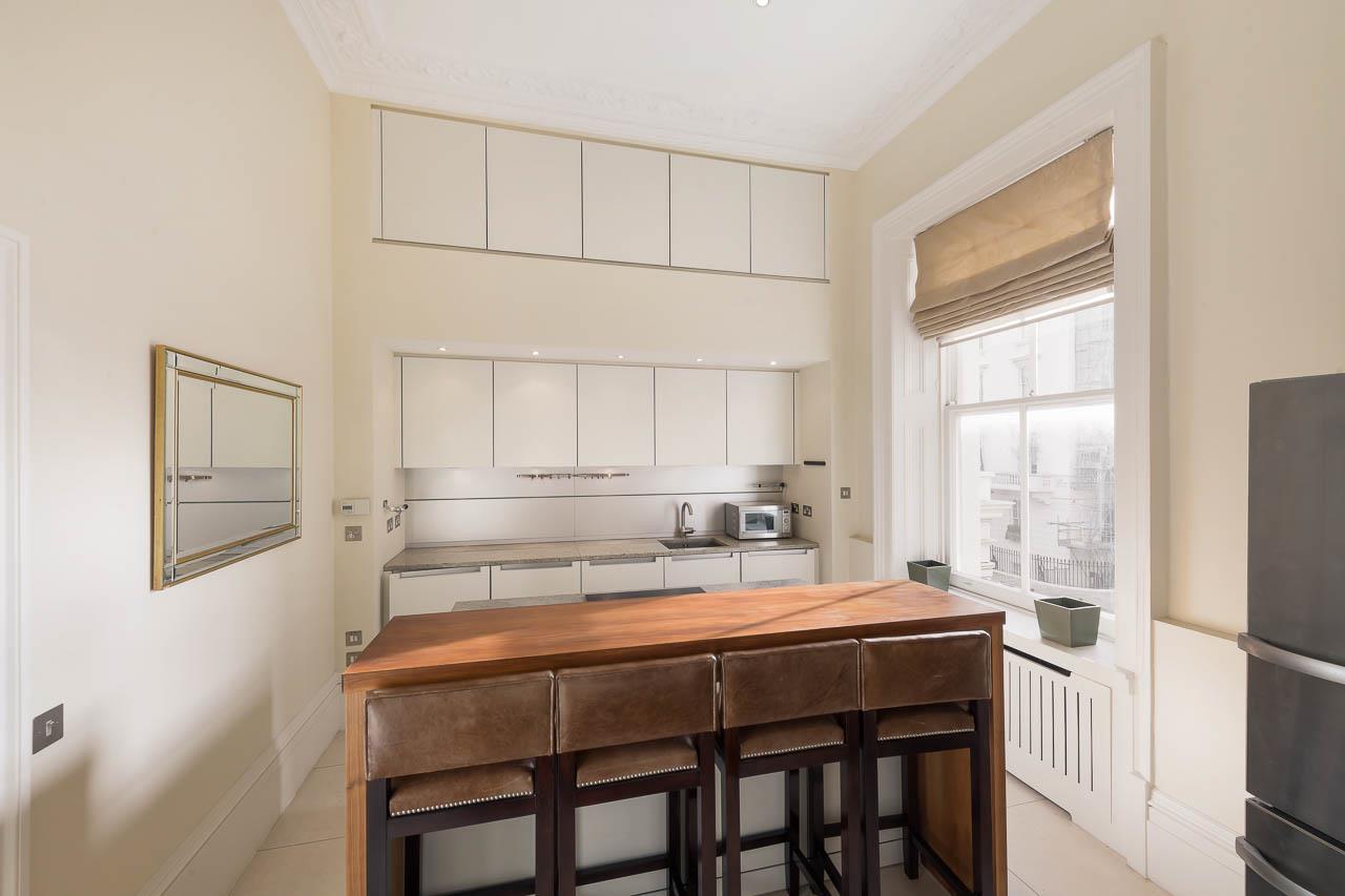 2, 104 Eaton Place, London photo 4
