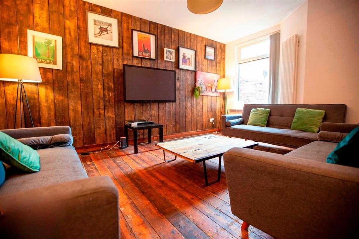 41 Ladybarn Lane, Manchester photo 4