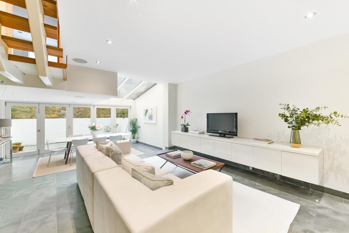 4 bedroom detached house for sale 0