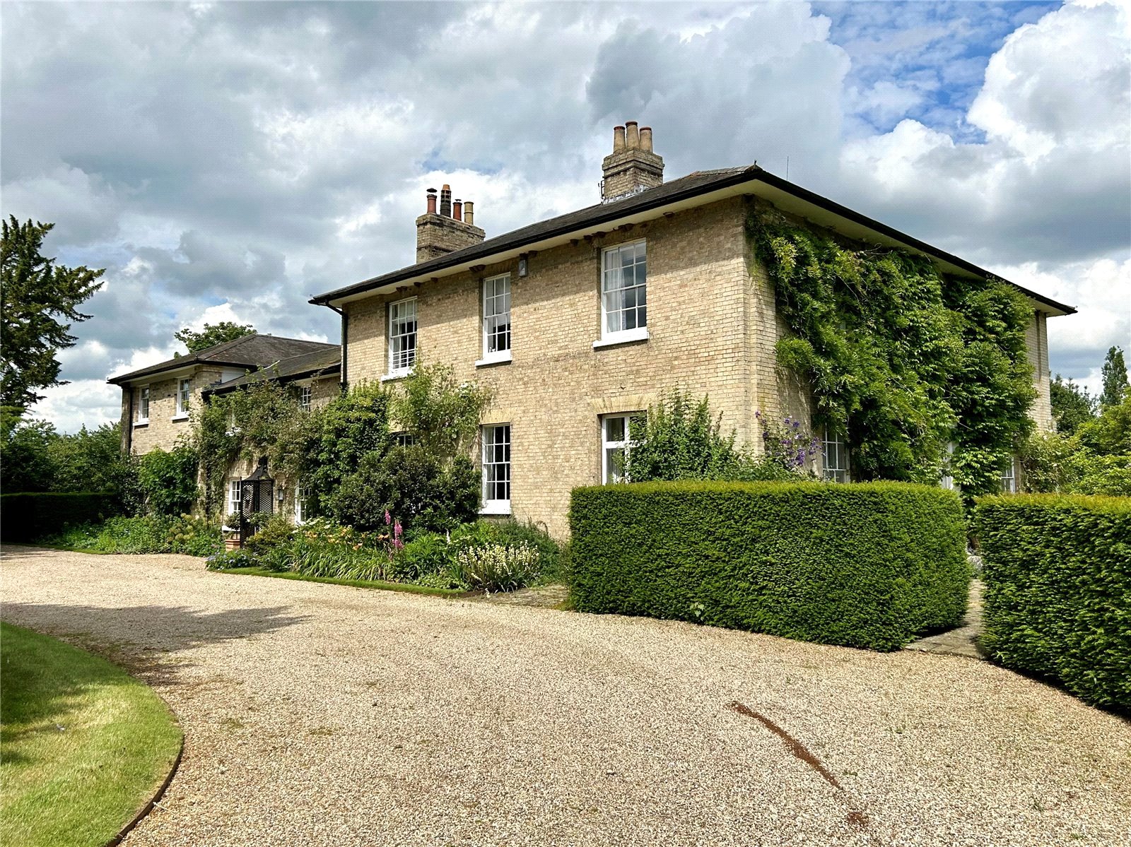 8 bedroom detached house for sale 0