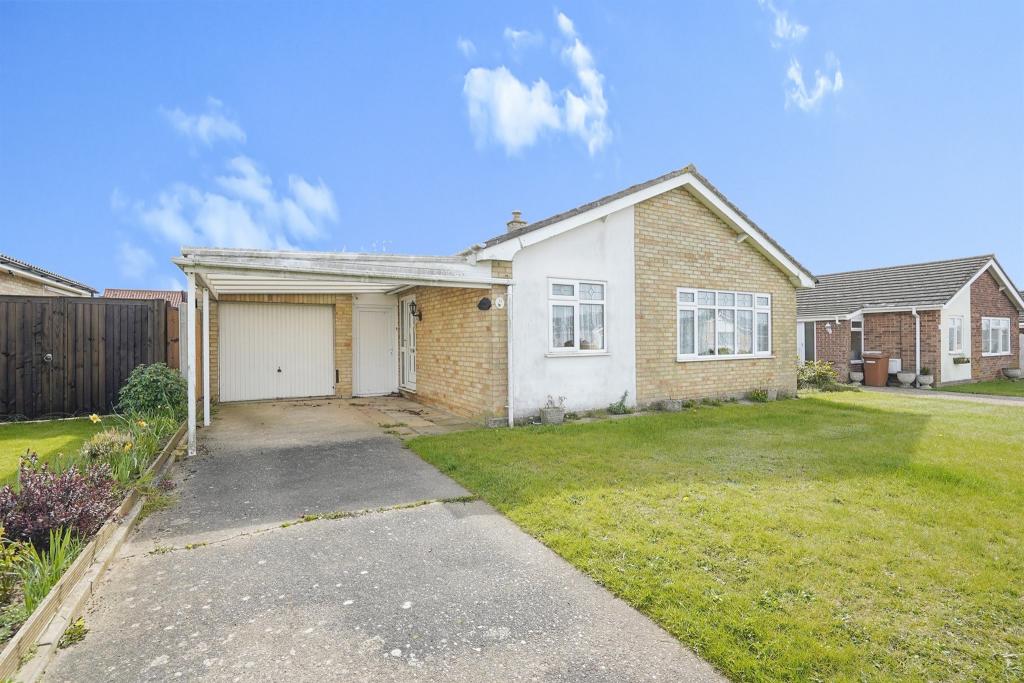 32, Fairfield Drive, Attleborough photo 2