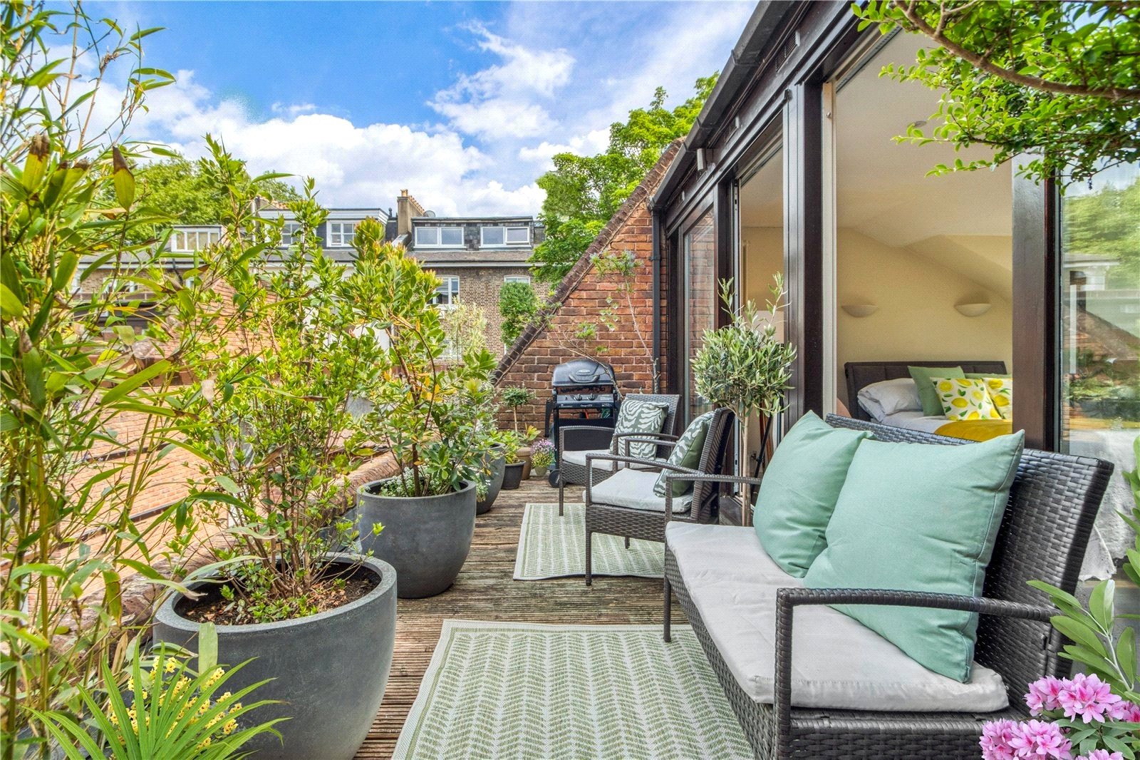 4 bedroom detached house for sale 0