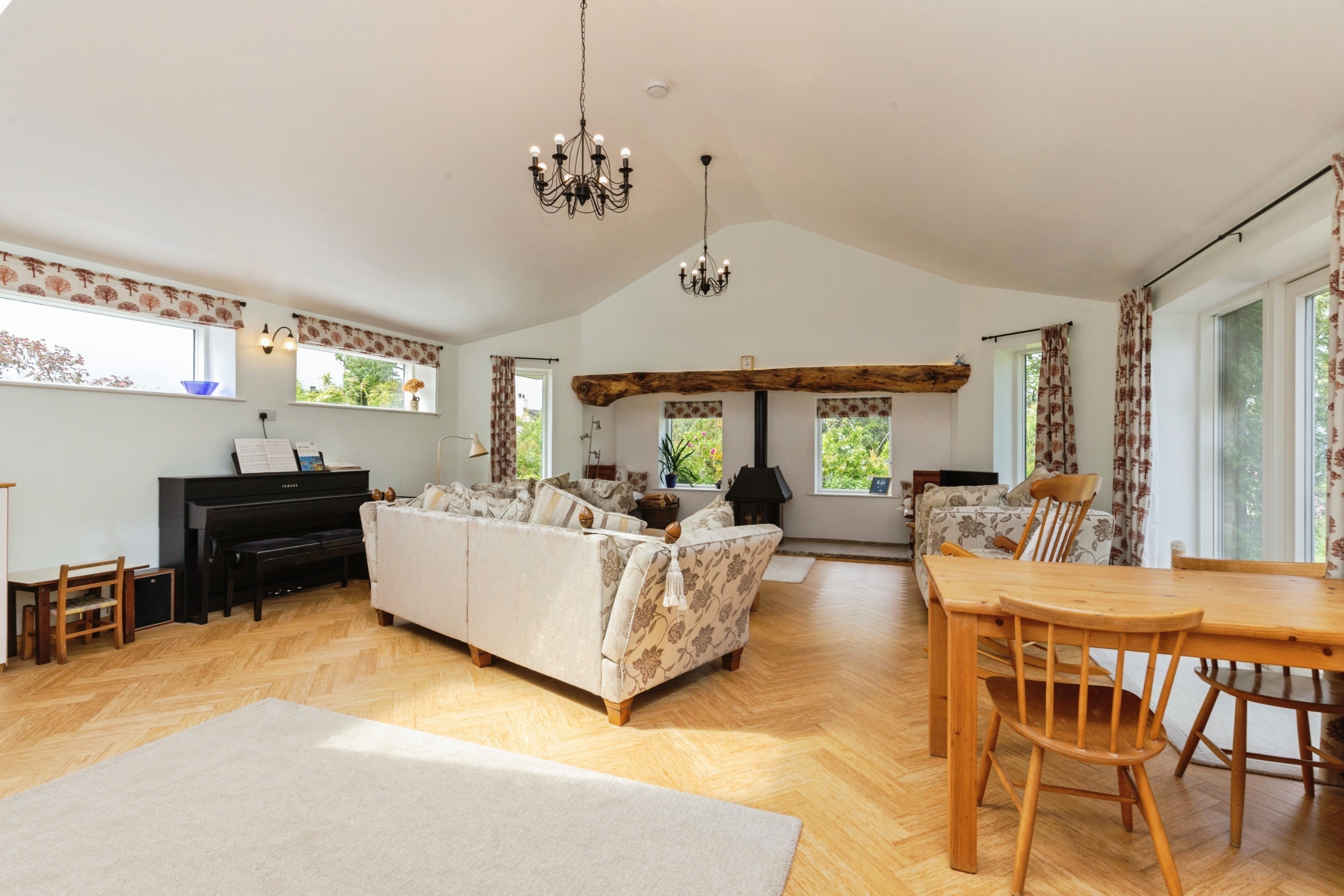 4 bedroom detached house for sale 0