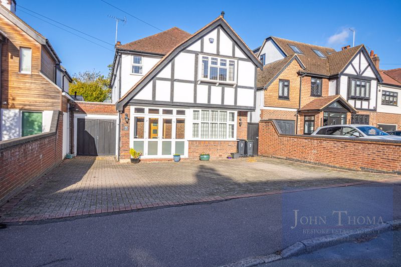 4 bedroom detached house for sale 0