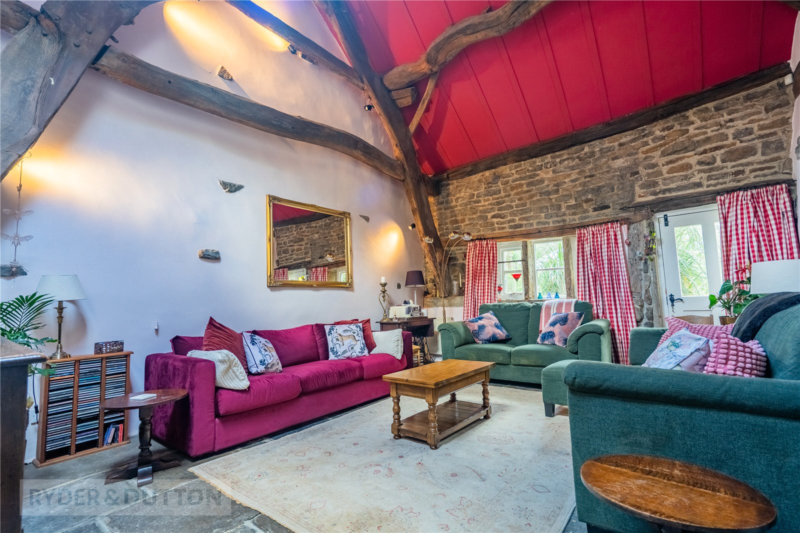 The Cruck House, 11, Nabbs Lane, Huddersfield photo 4