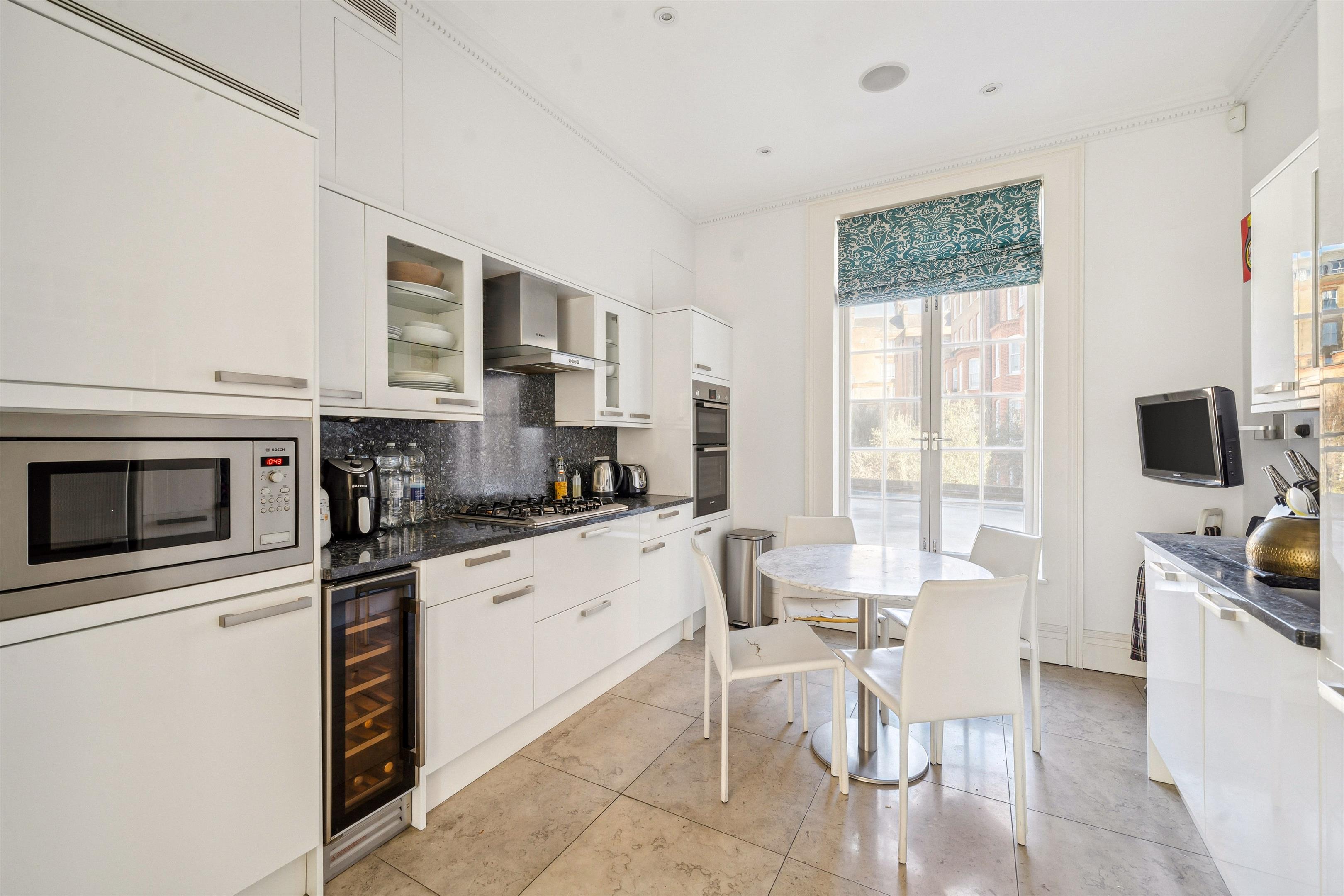 3 bedroom flat for sale 0