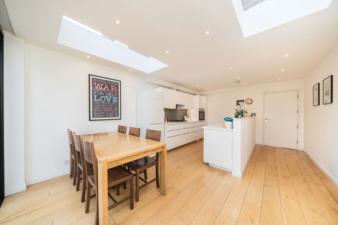 4 bedroom terraced house for sale 0