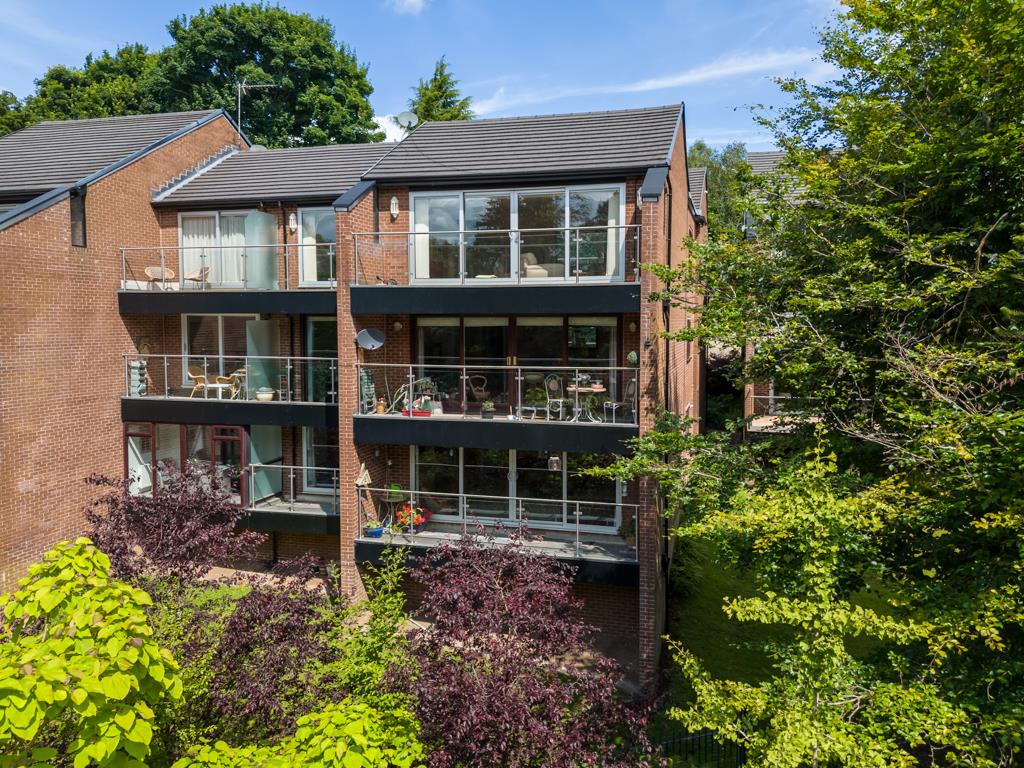 3-bed flat on 31 Whinfell Court, Whinfell Court, Sheffield, £450,000