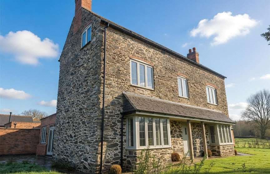 3 bedroom flat for sale in London