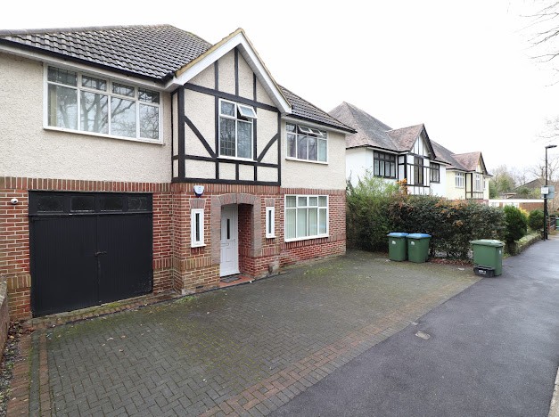 477, Winchester Road, Southampton photo 2