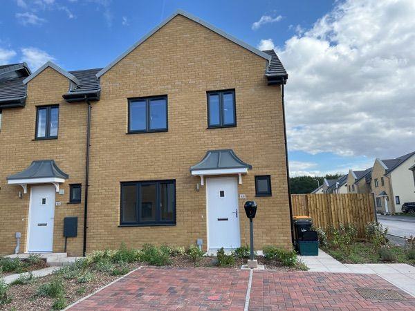8, Berry Court, Newport photo 2