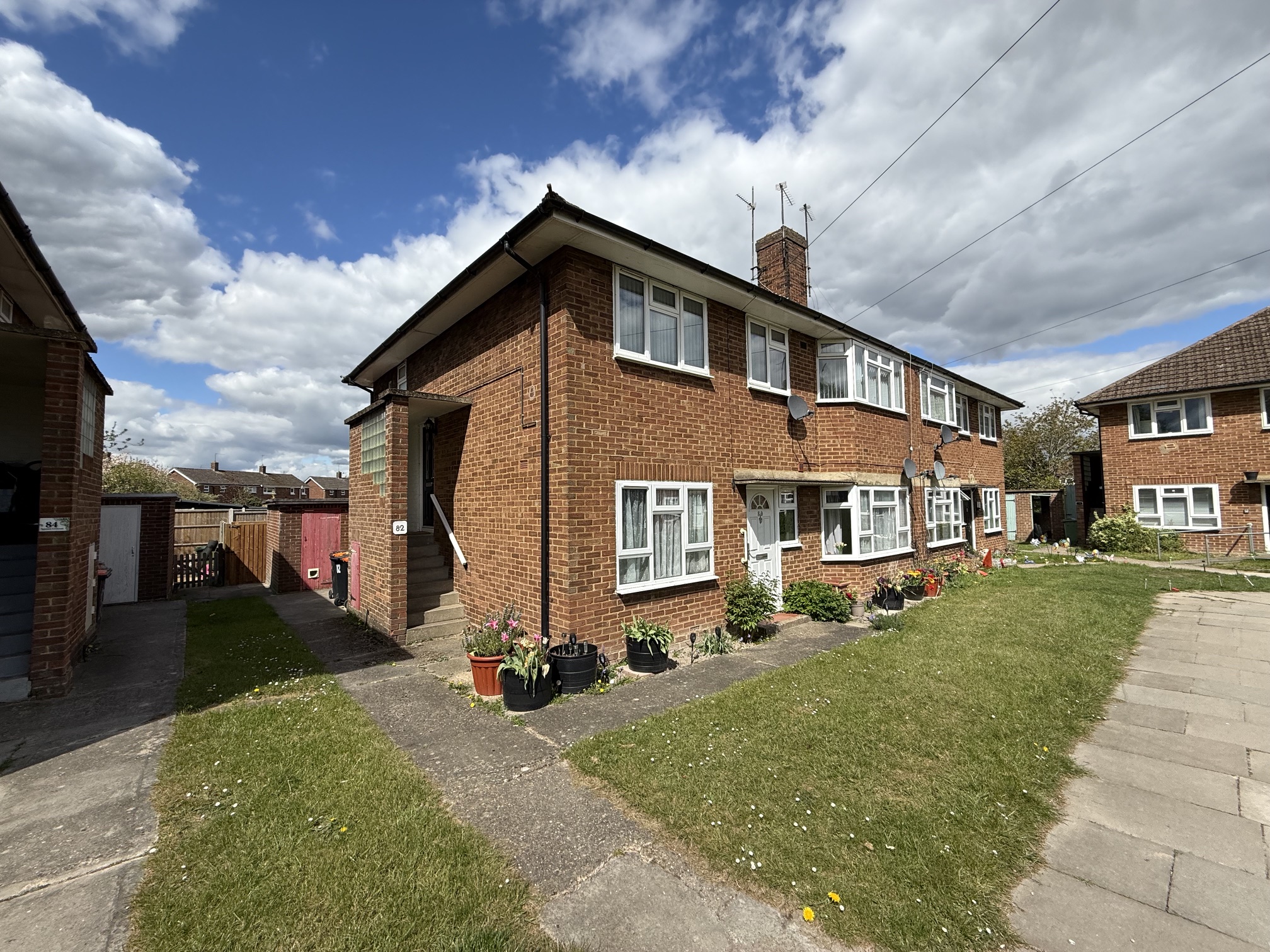 2-bed flat on 82, DUNSTABLE, £1,300/mo