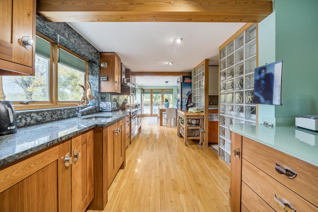 4 bedroom detached house for sale 0