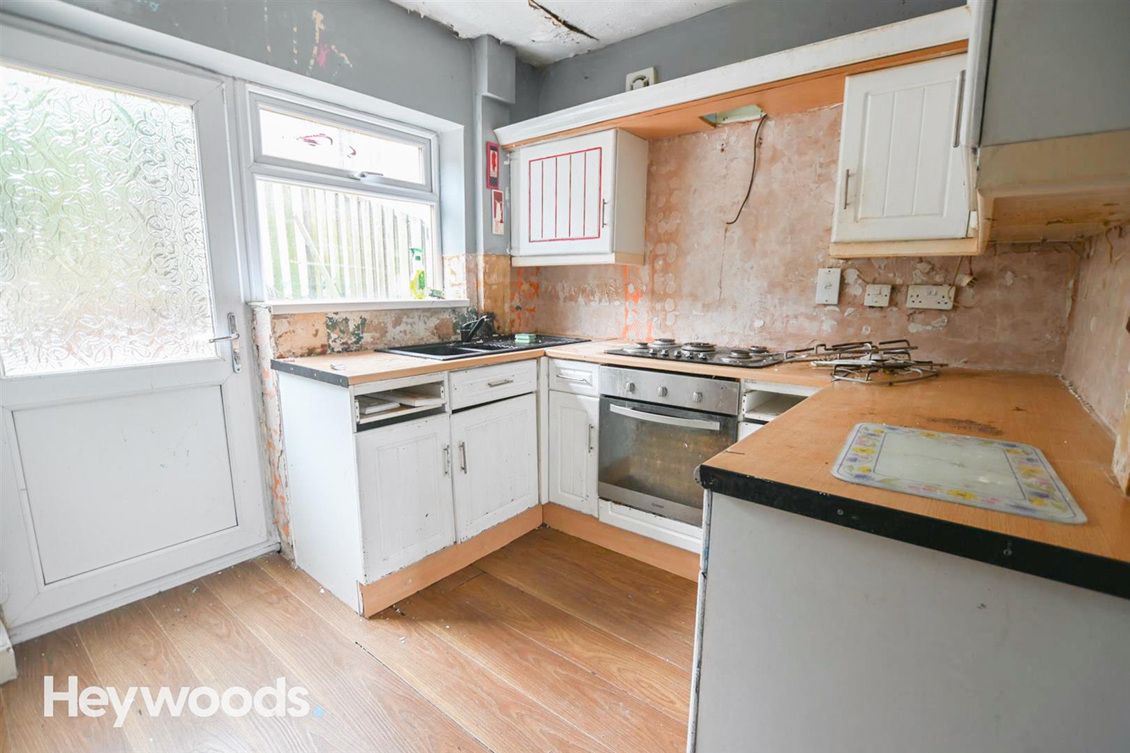 Photos of Maple Avenue, Chesterton, Newcastle ST5 64268036