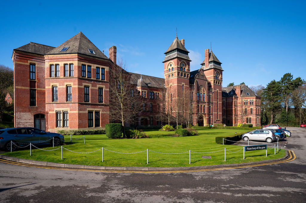 1-bed flat on 126 Kingswood Hall, Kingswood, Sheffield, £150,000