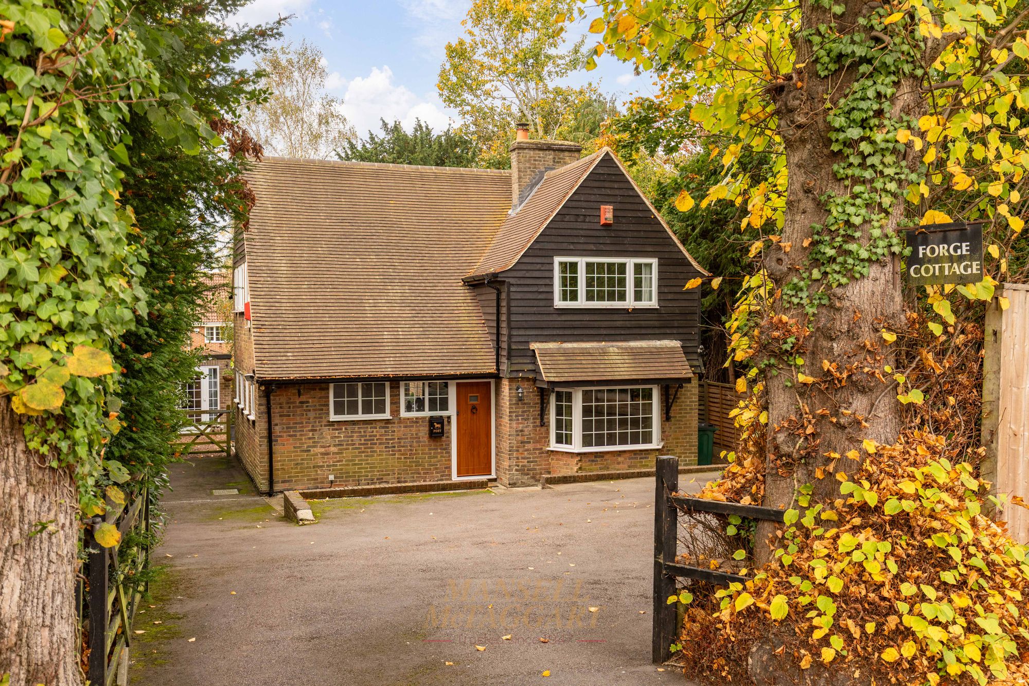 3-bed detached on Forge Cottage Balcombe Road, Crawley, £600,000