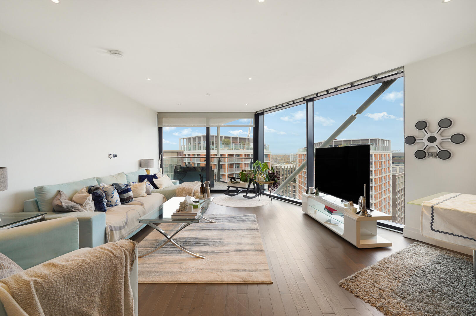 2 bedroom flat for sale 0