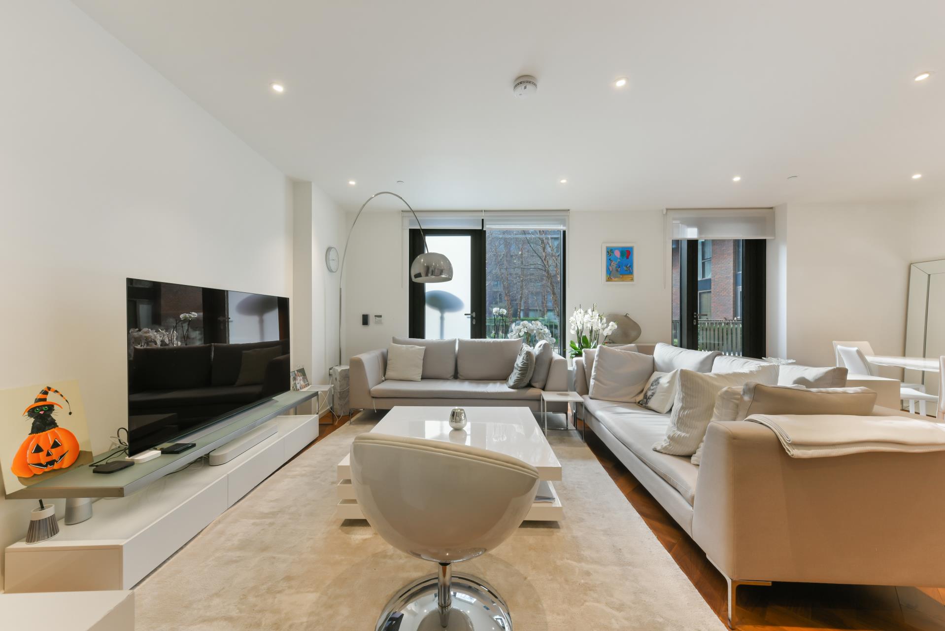 3 bedroom flat for sale 0