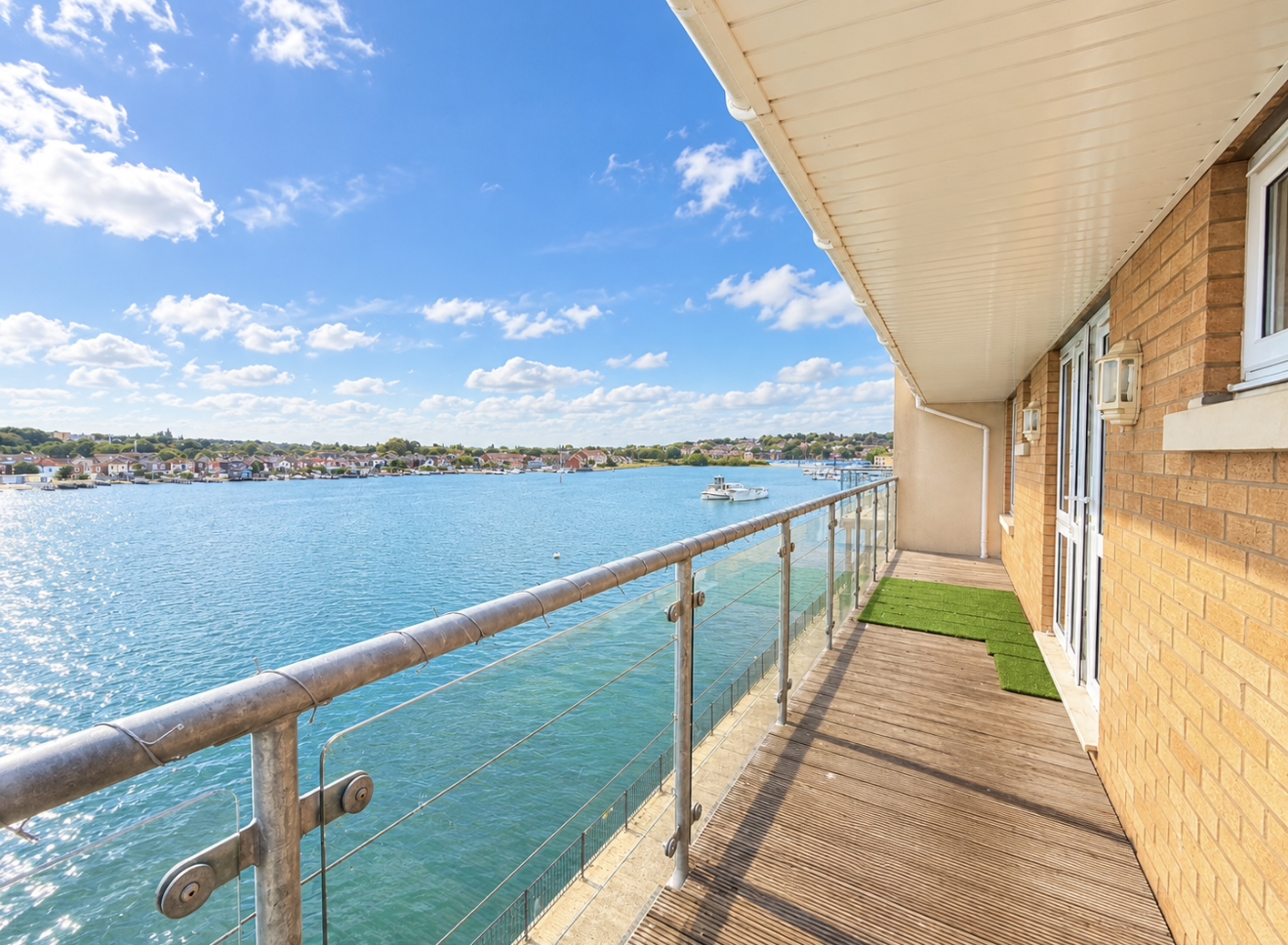 2-bed flat on 37 Clausentum House, 40, Hawkswood Road, Southampton, £1,400/mo