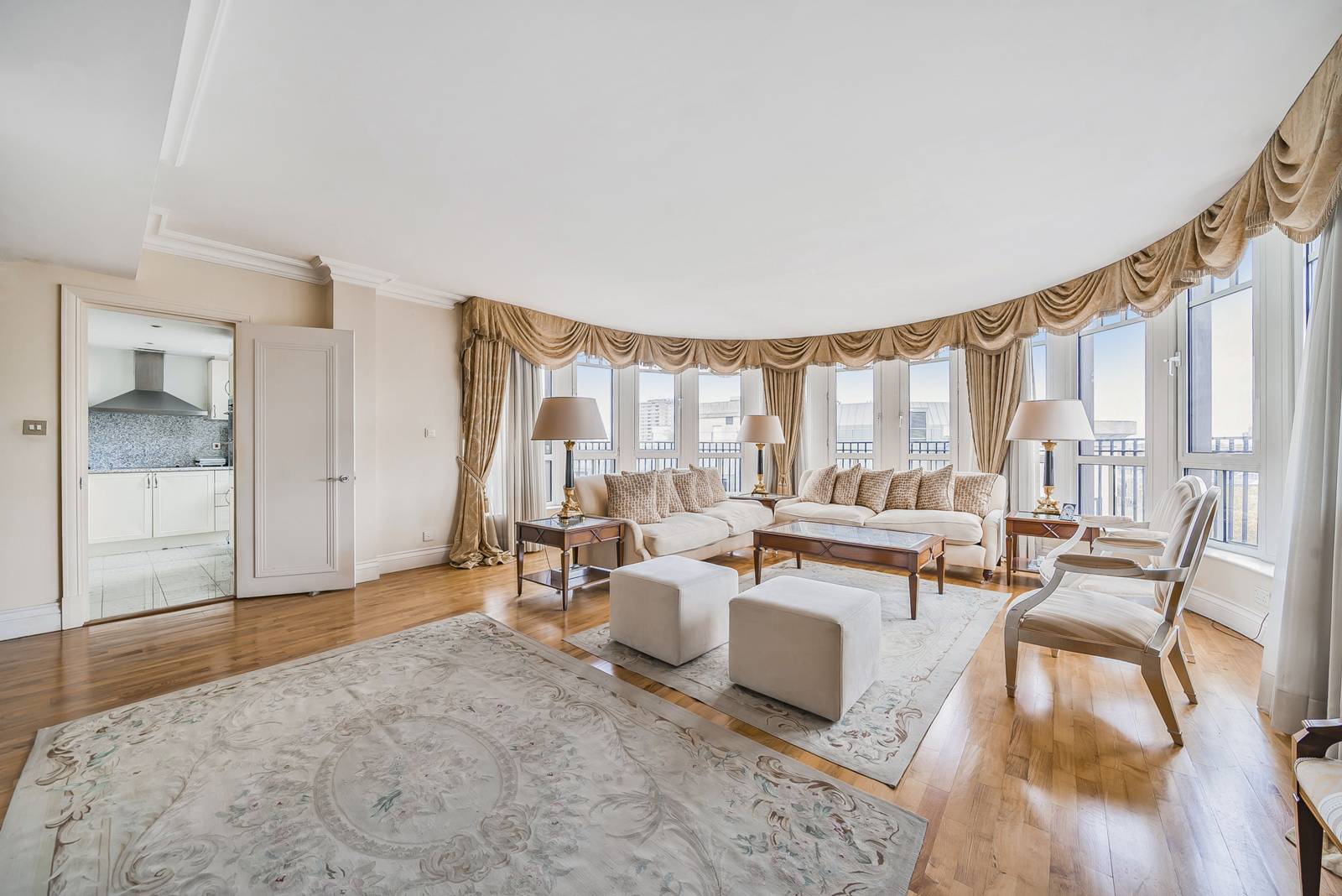 3 bedroom flat for sale 0