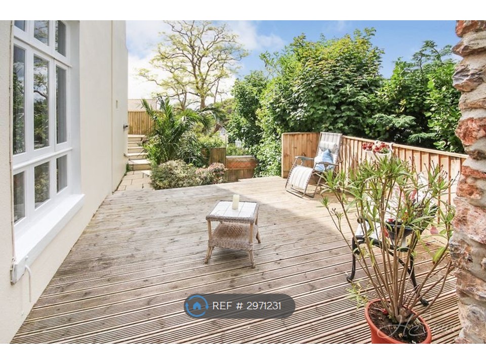 Flat  The Lawn, Torquay photo 5