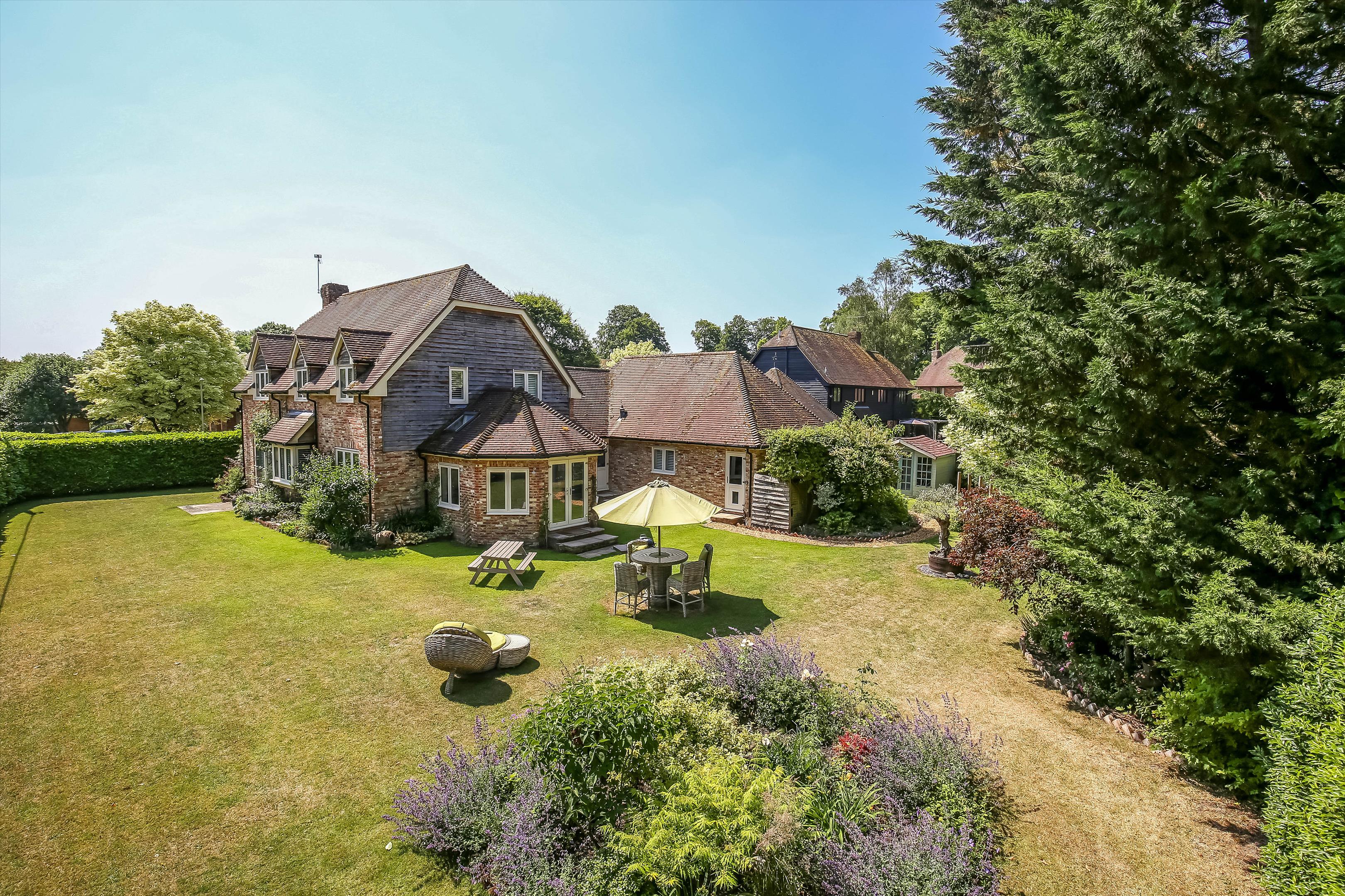 4 bedroom detached house for sale 0