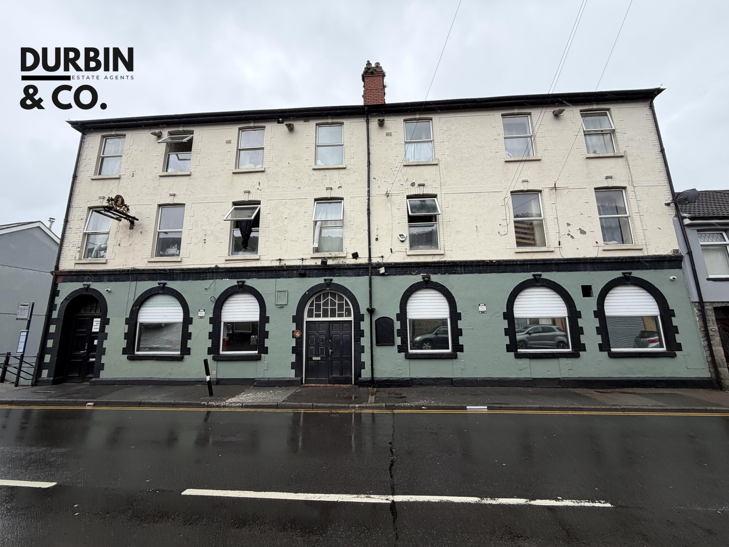 5 Flats on the Second Floor of The Ferndale Hotel, Glynrhedyn photo 4